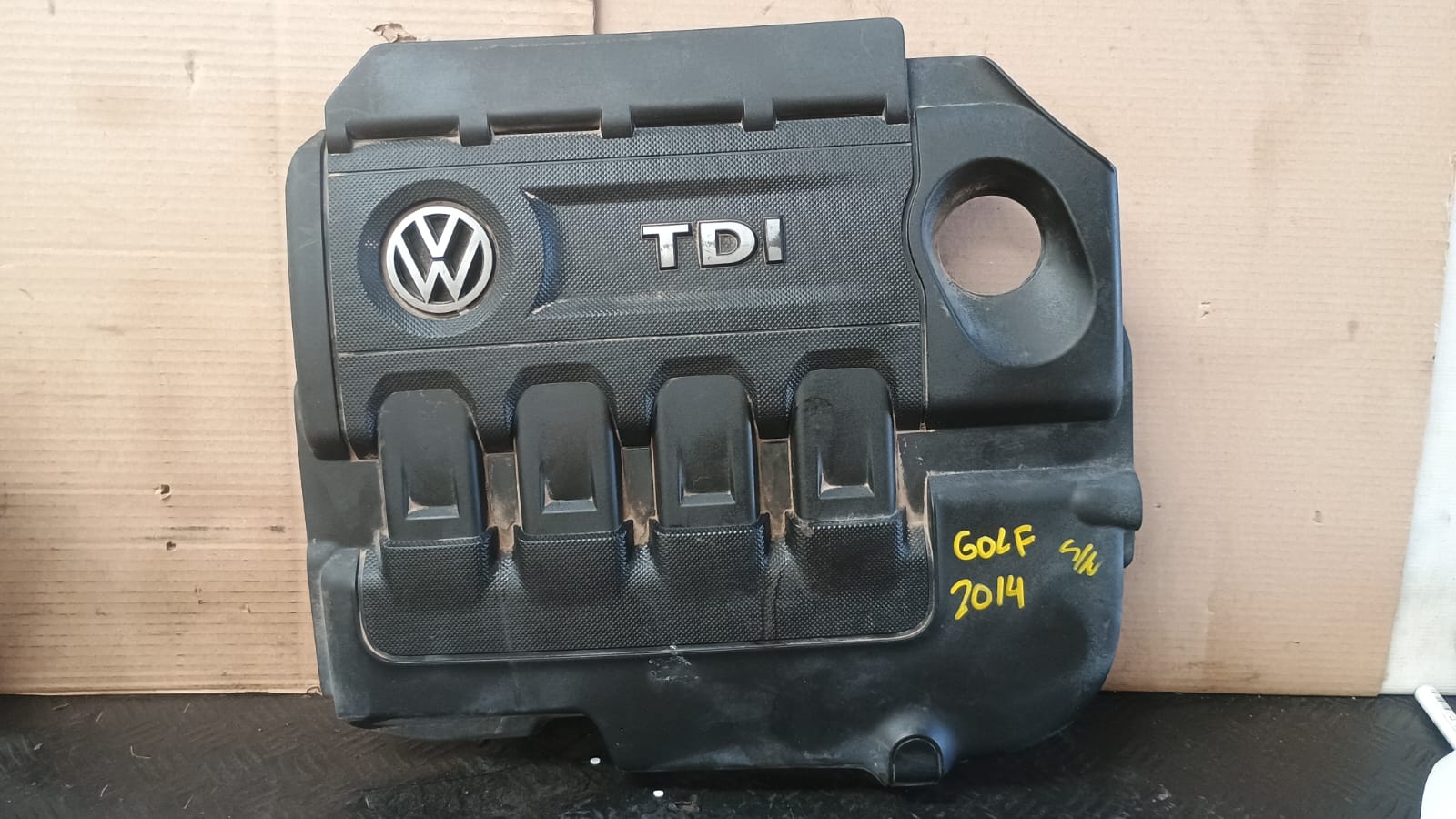 Tapa cubre motor volkswagen golf