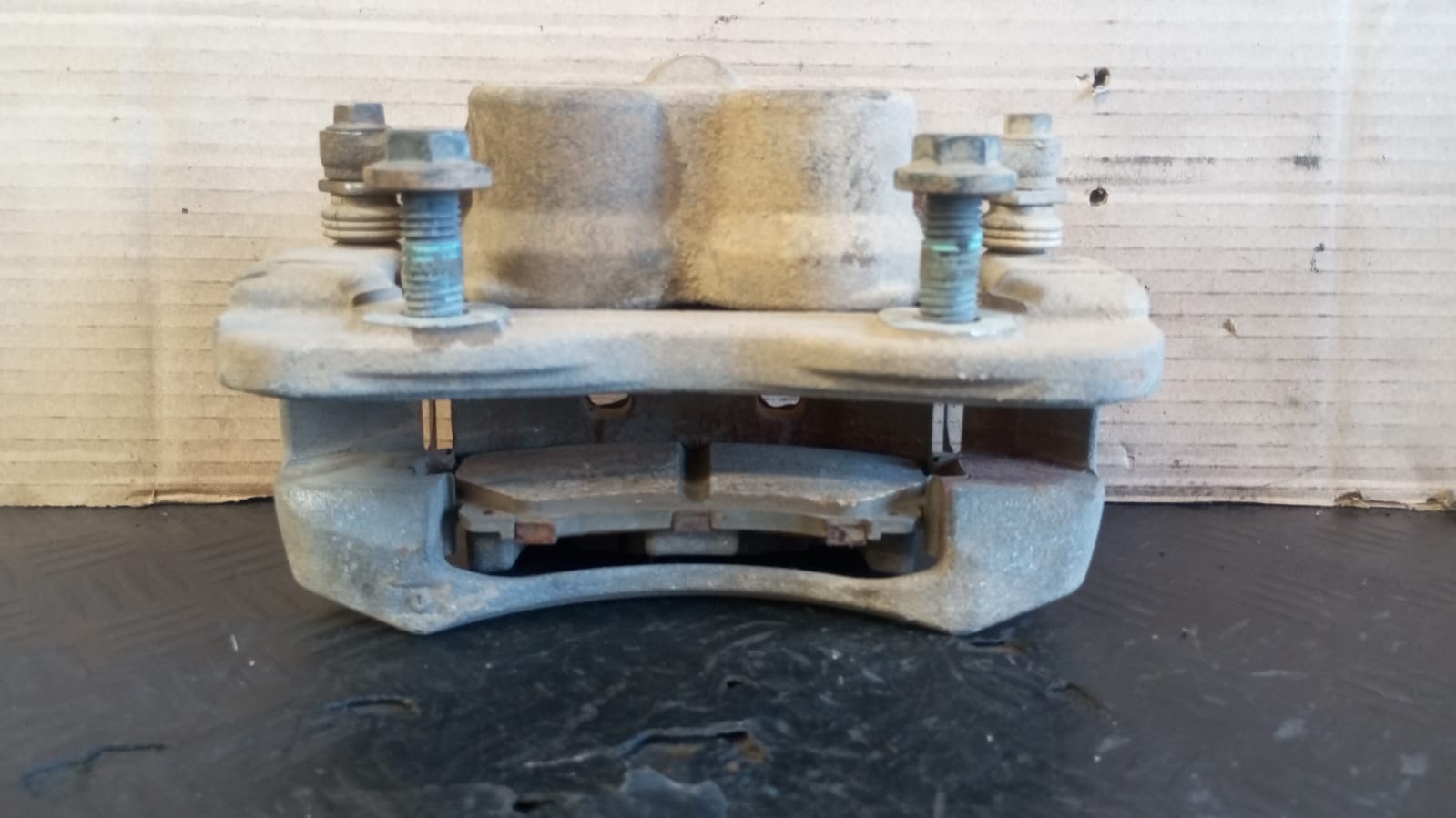 Caliper delantero derecho chevrolet colorado