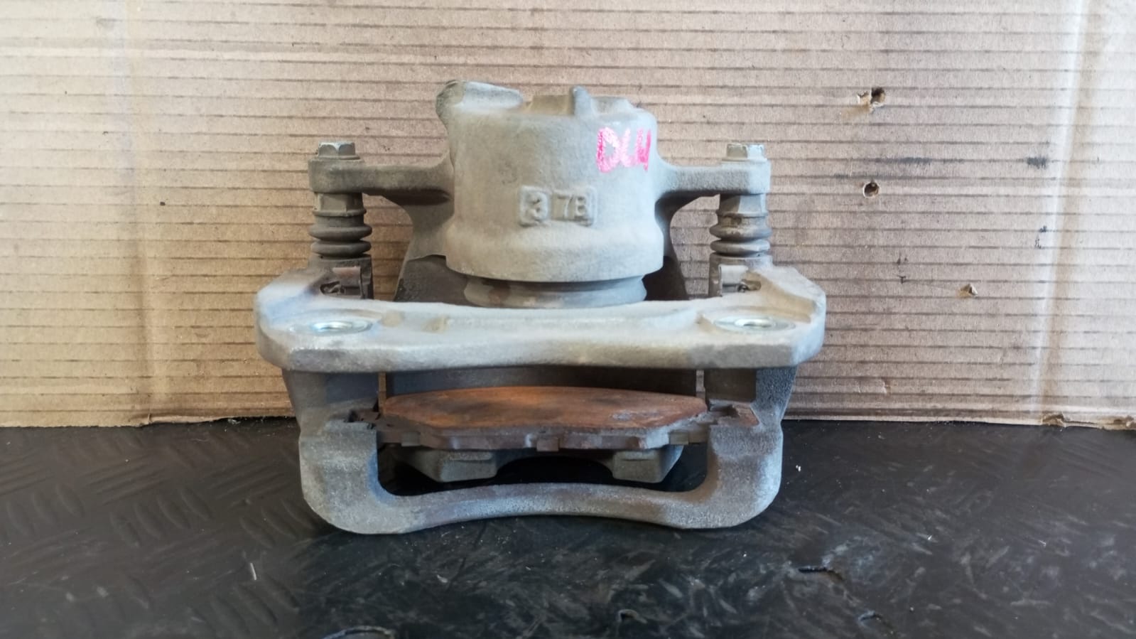 Caliper delantero izquierdo toyota rav4