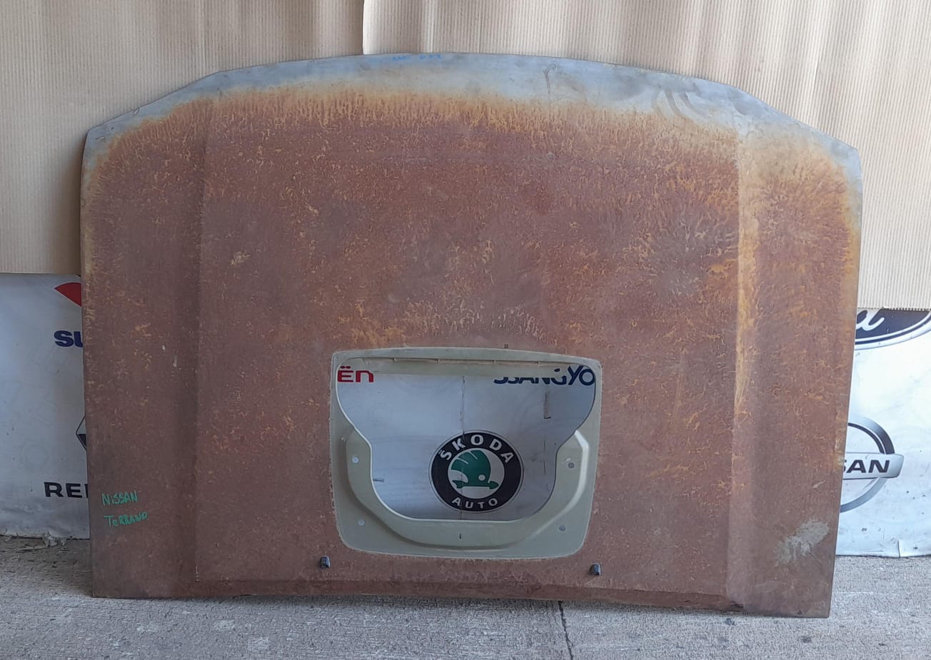 Capot nissan terrano 2012 2013 2014 2015 2016