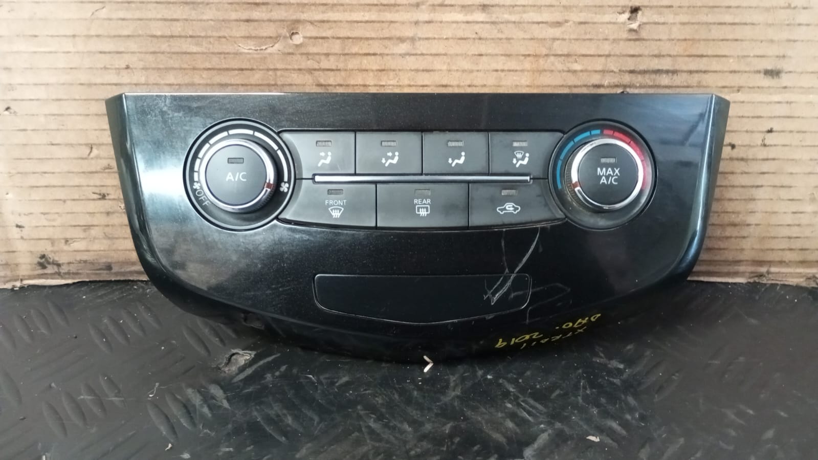 Comando de calefaccion delantero nissan x-trail