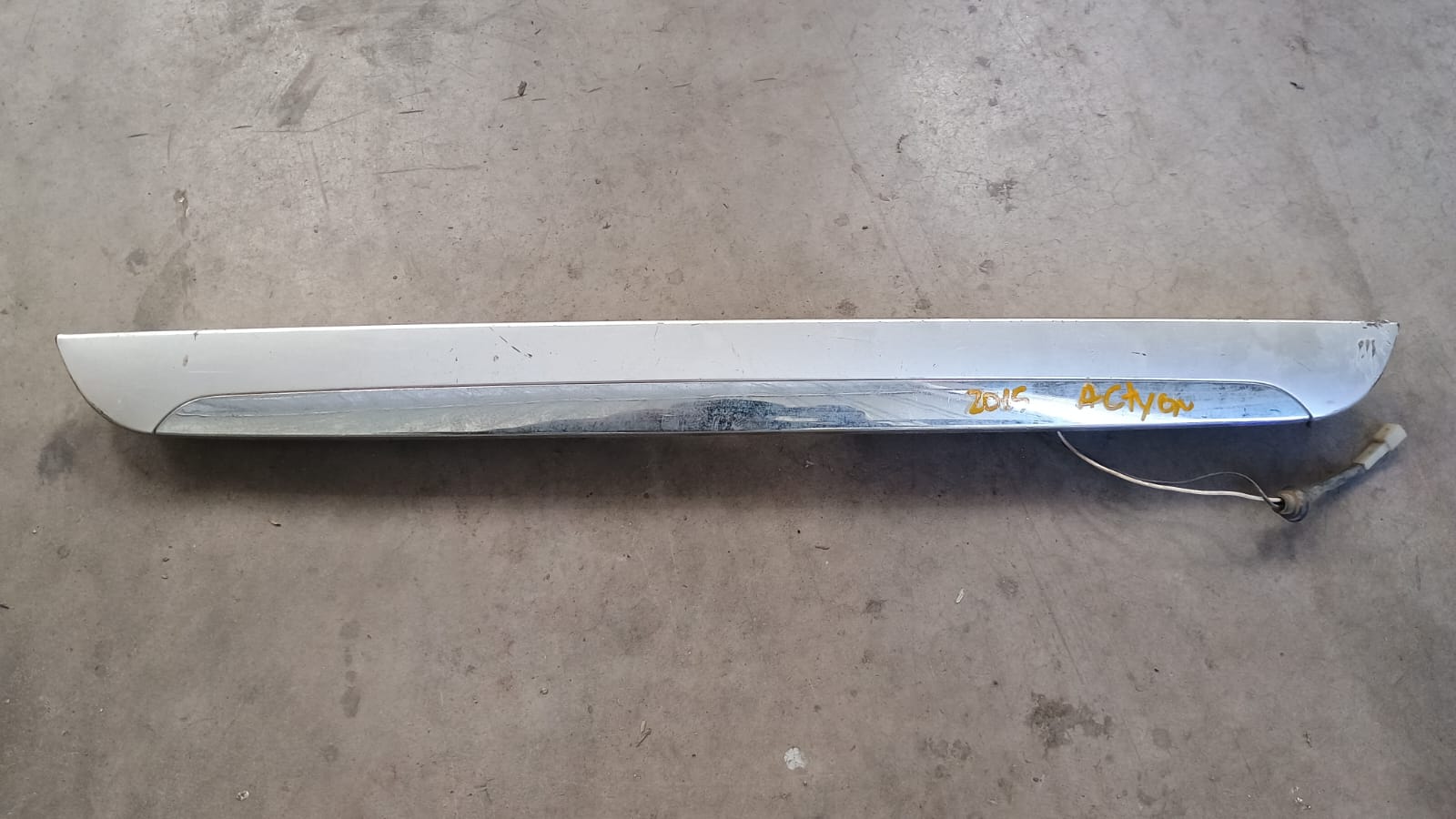 Moldura portalon trasero ssangyong actyon