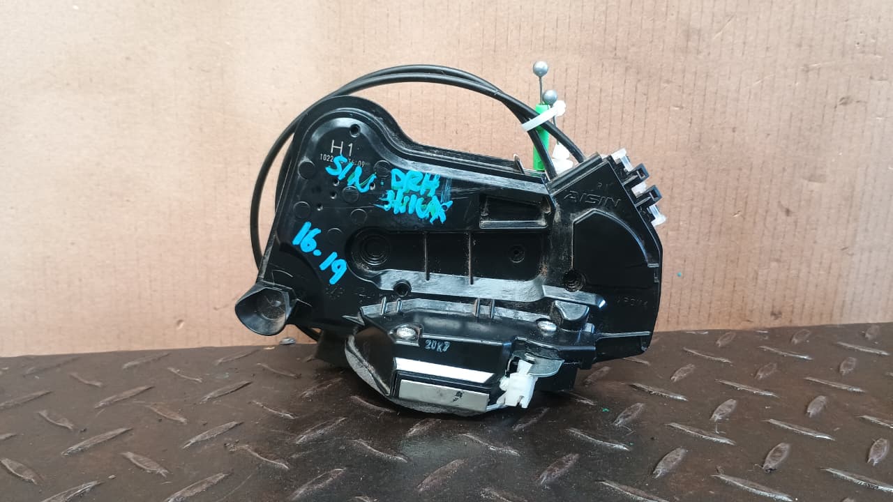 Chapa puerta delantera derecha toyota hilux 2016 2017 2018 2019