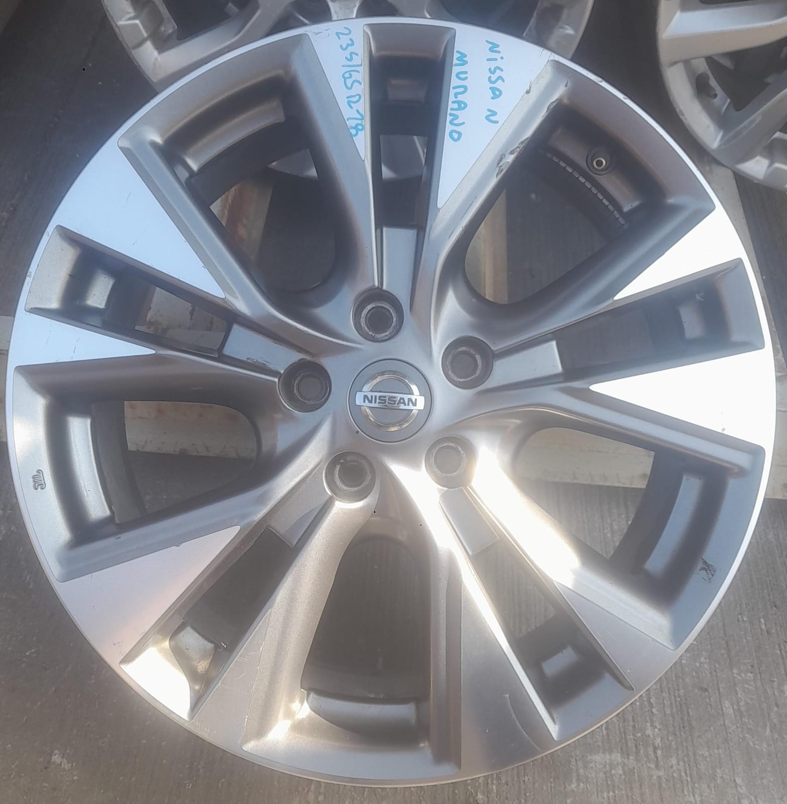 Llanta de aluminio nissan murano
