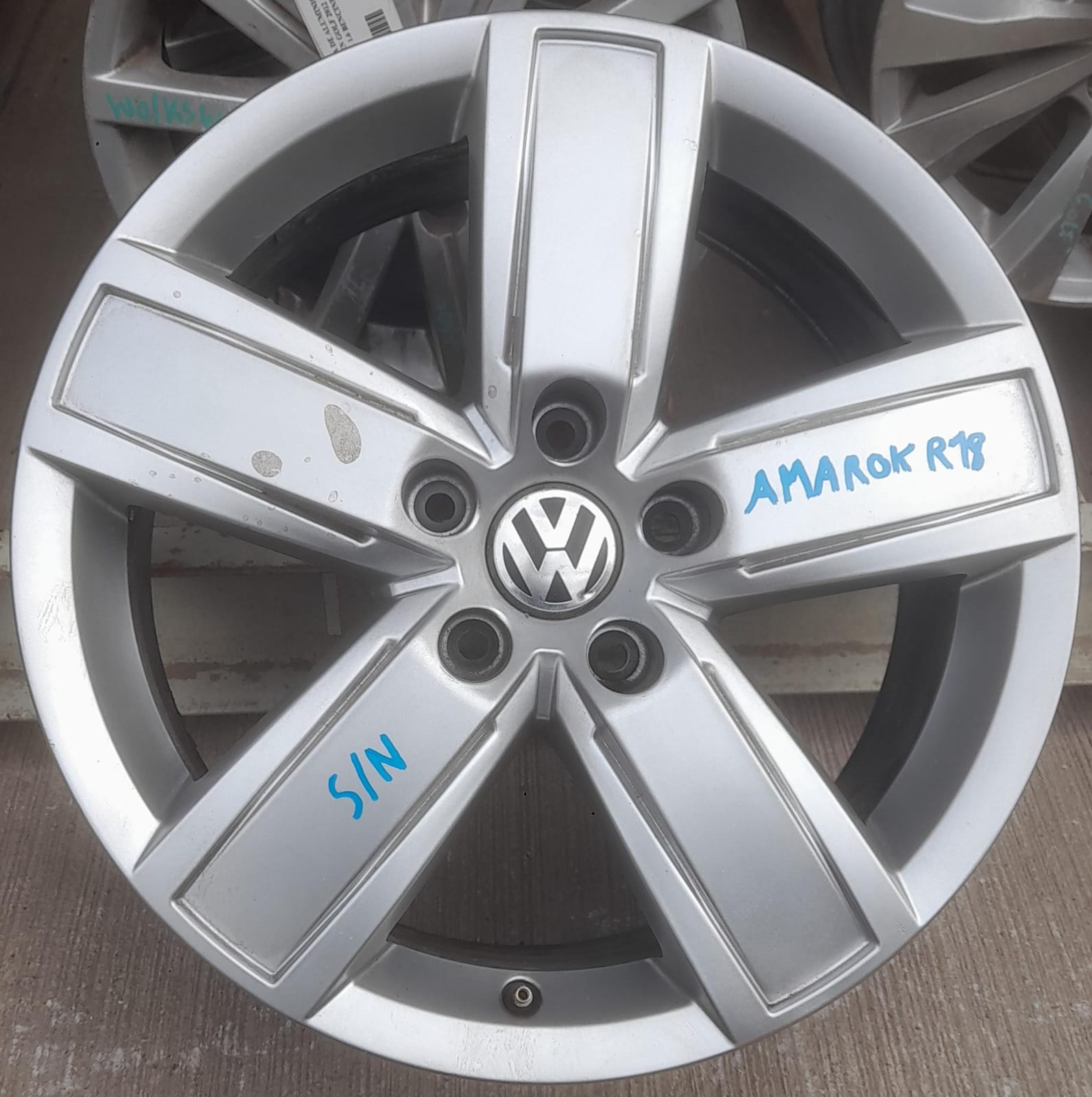 Llanta de aluminio volkswagen amarok