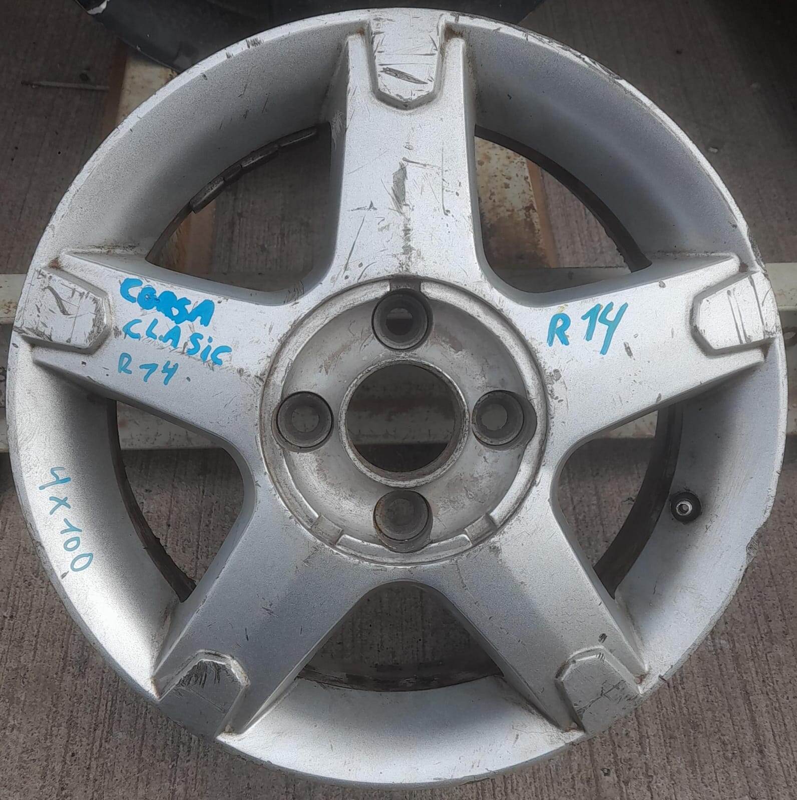 Llanta de aluminio chevrolet corsa