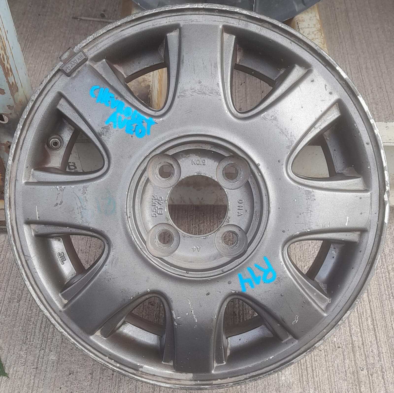 Llanta de aluminio chevrolet aveo