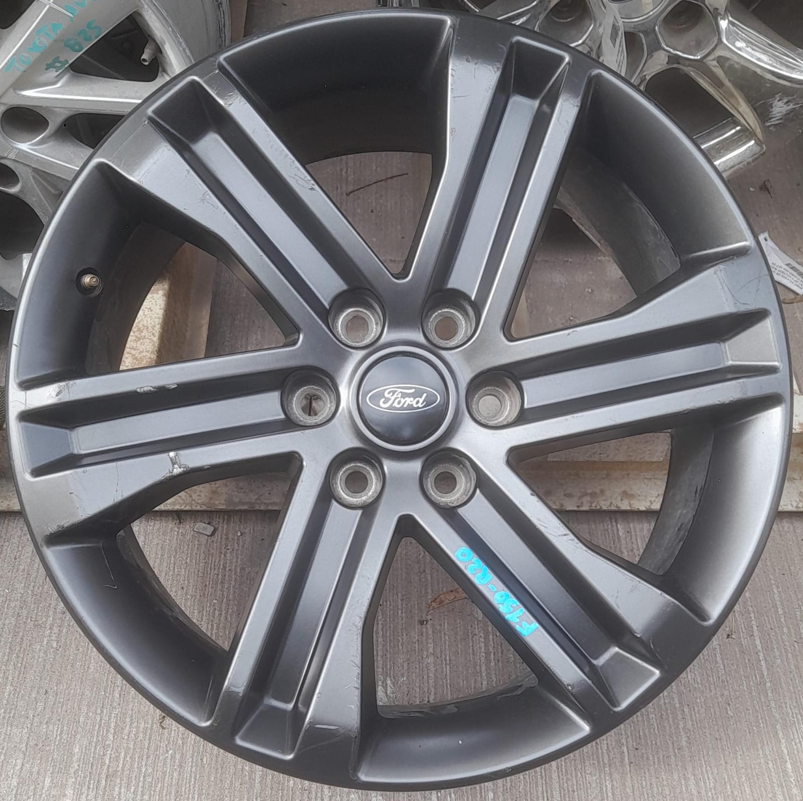 Llanta de aluminio ford f150