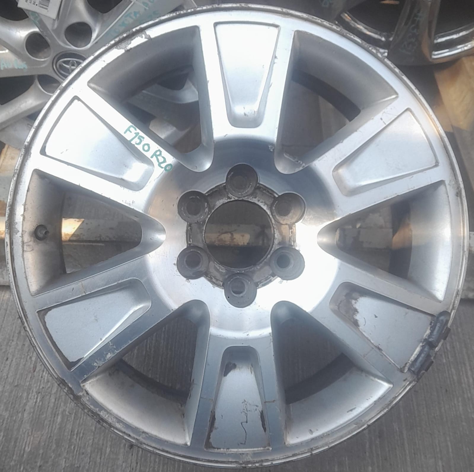 Llanta de aluminio ford f150