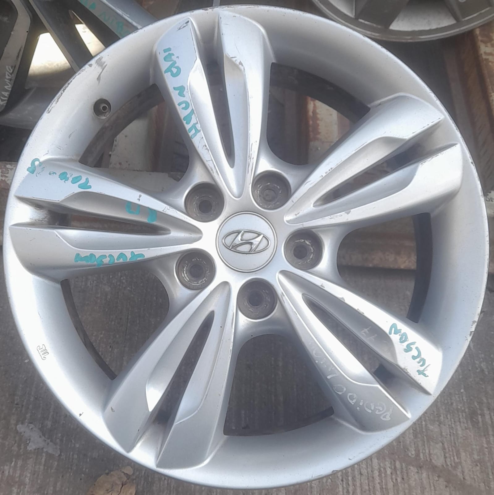 Llanta de aluminio hyundai tucson