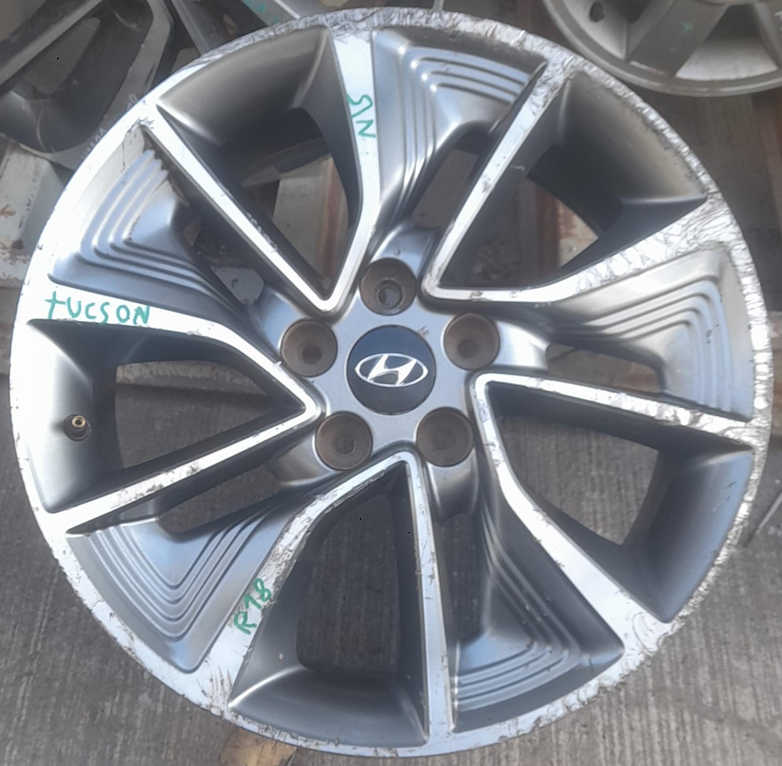 Llanta de aluminio hyundai tucson