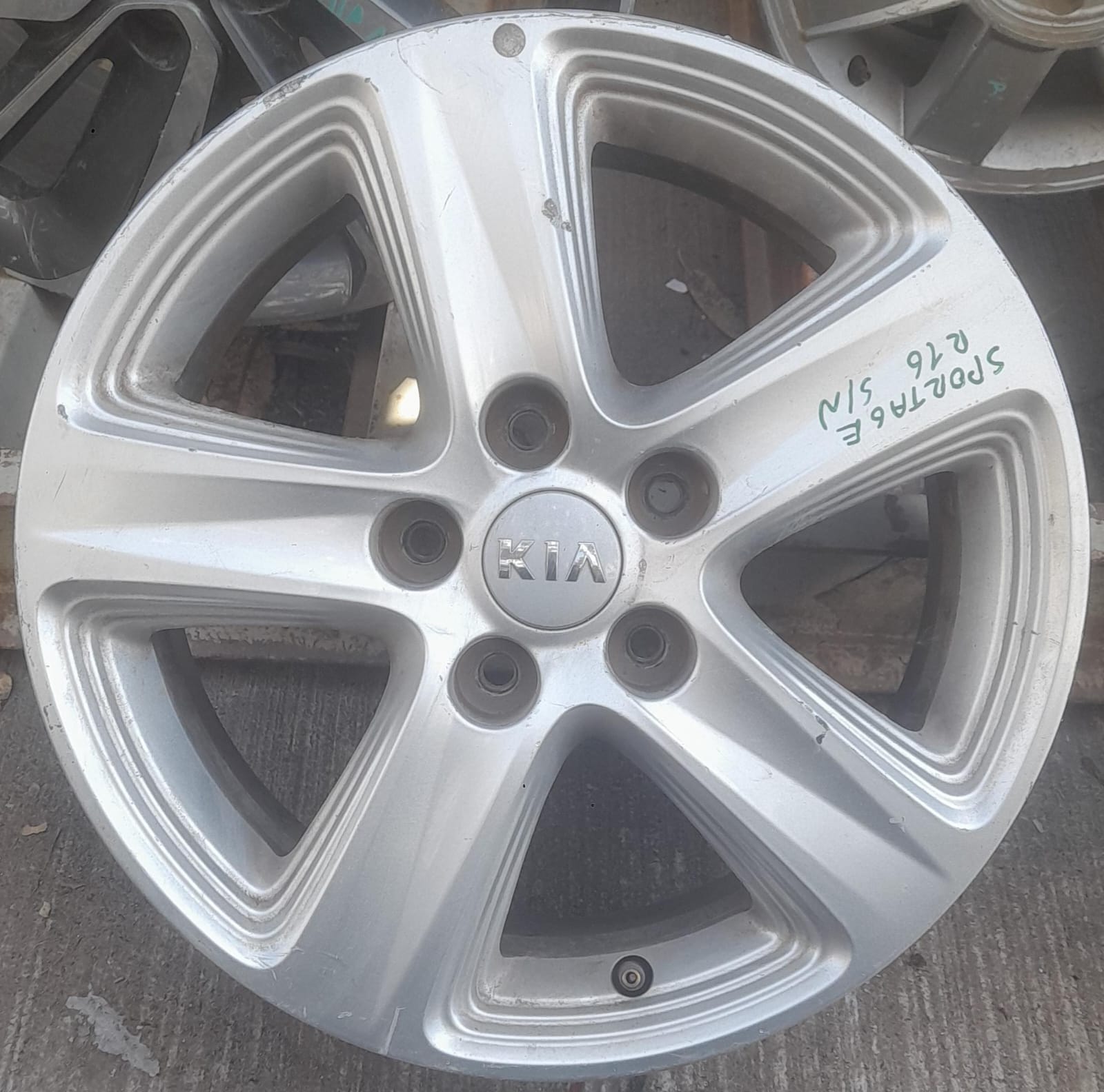 Llanta de aluminio kia sportage