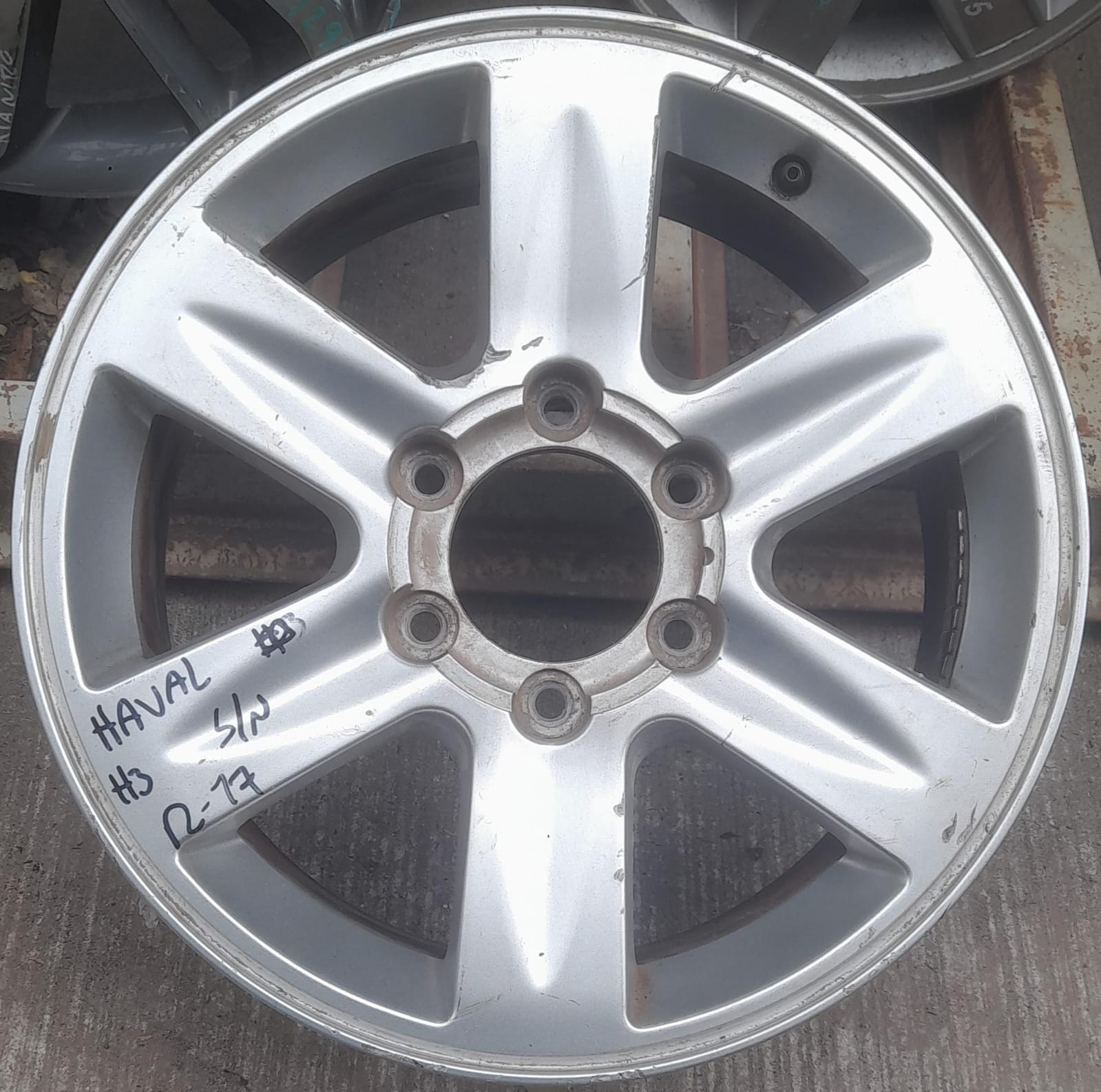 Llanta de aluminio haval h3