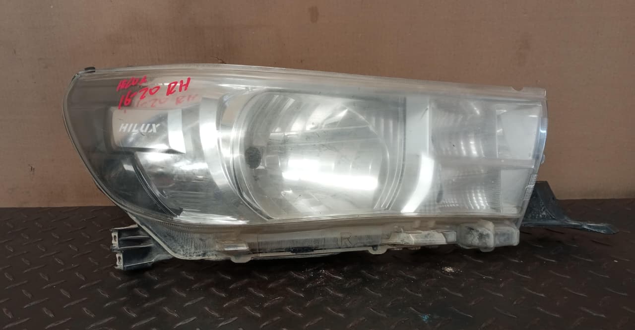 Optico derecho toyota hilux 2016 2017 2018 2019 2020