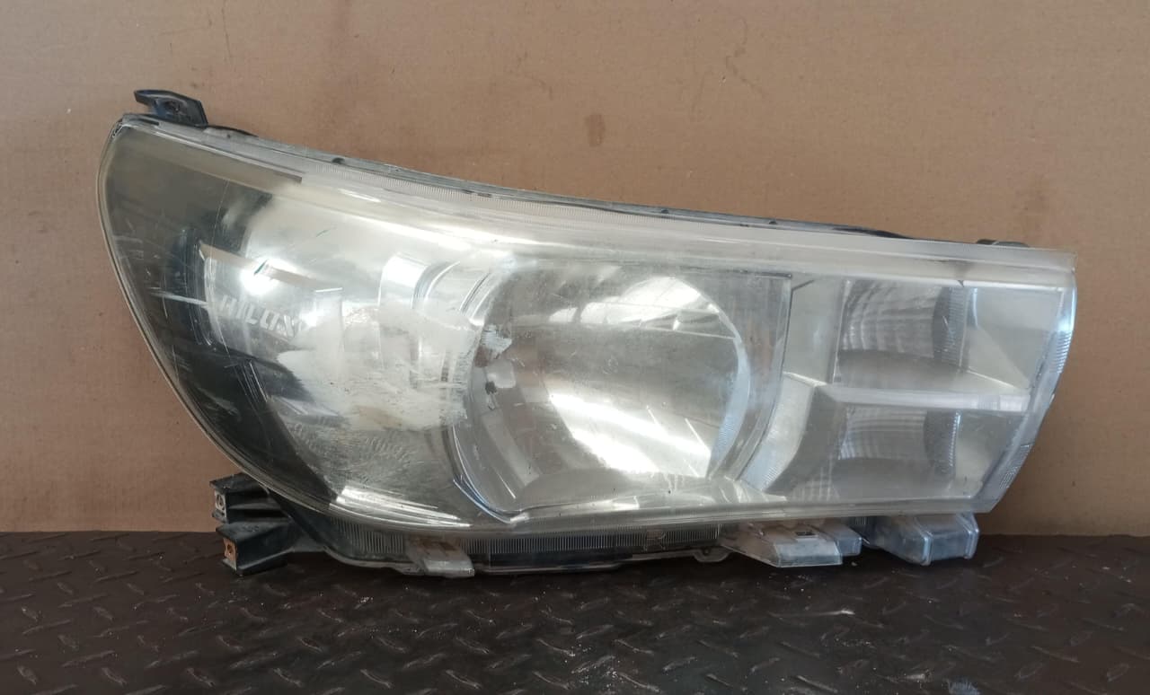 Optico derecho toyota hilux 2016 2017 2018 2019 2020