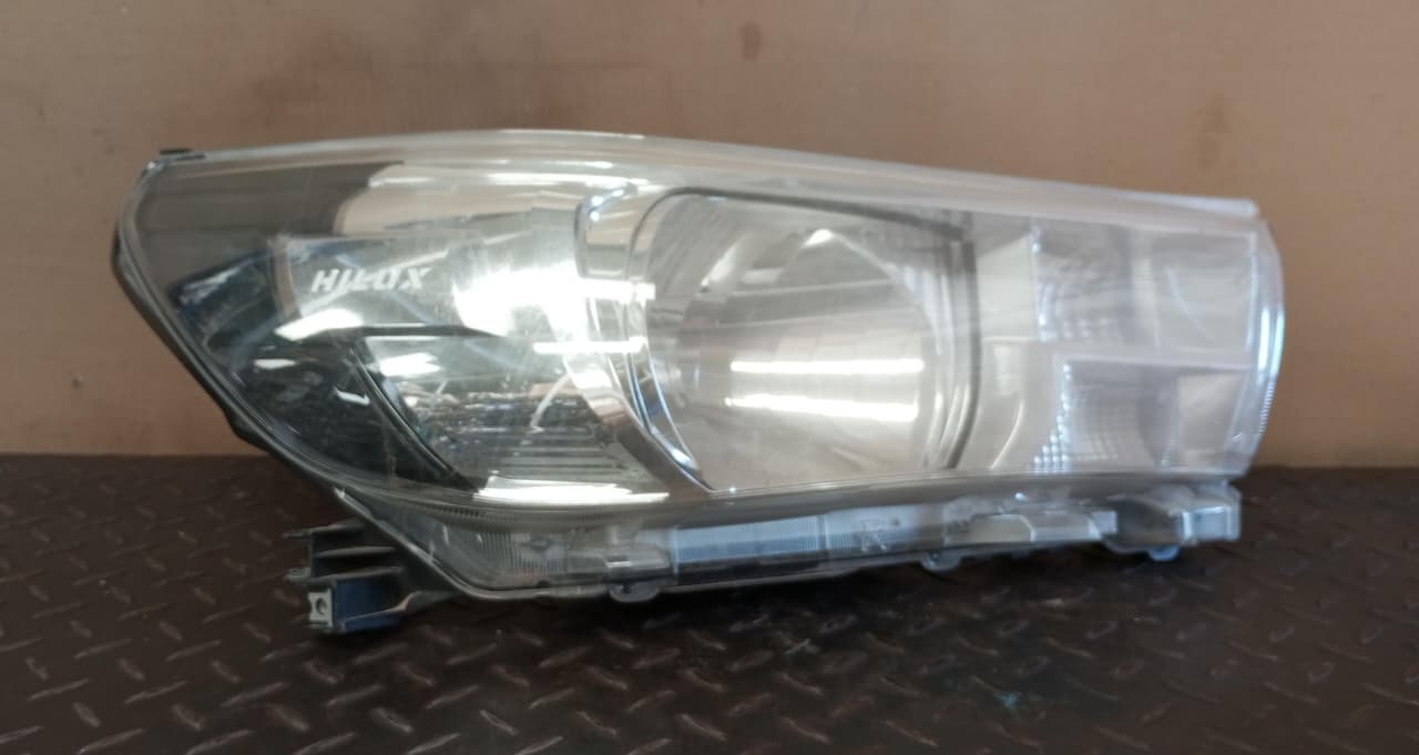 Optico derecho toyota hilux 2016 2017 2018 2019 2020
