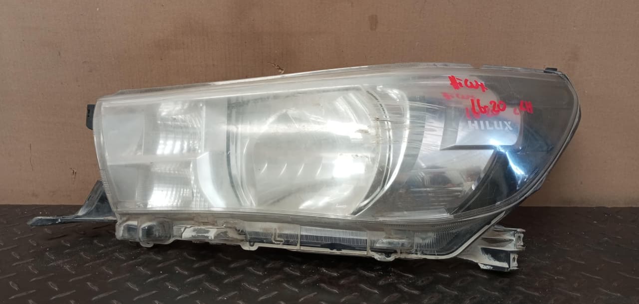 Optico izquierdo toyota hilux 2016 2017 2018 2019 2020