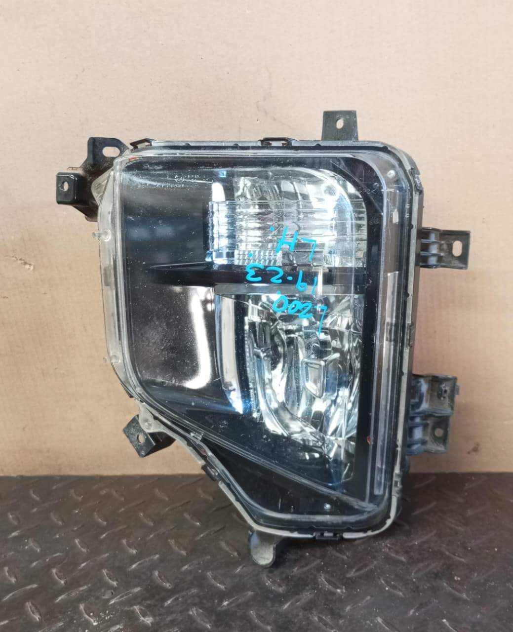 Neblinero izquierdo mitsubishi l200 2020 2021 2022 2023