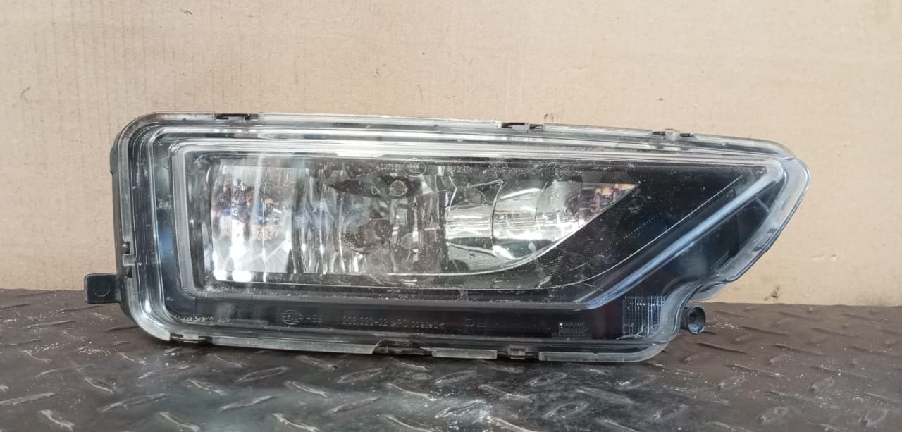Neblinero derecho volkswagen amarok 2017 2018 2019 2020 2021 2022