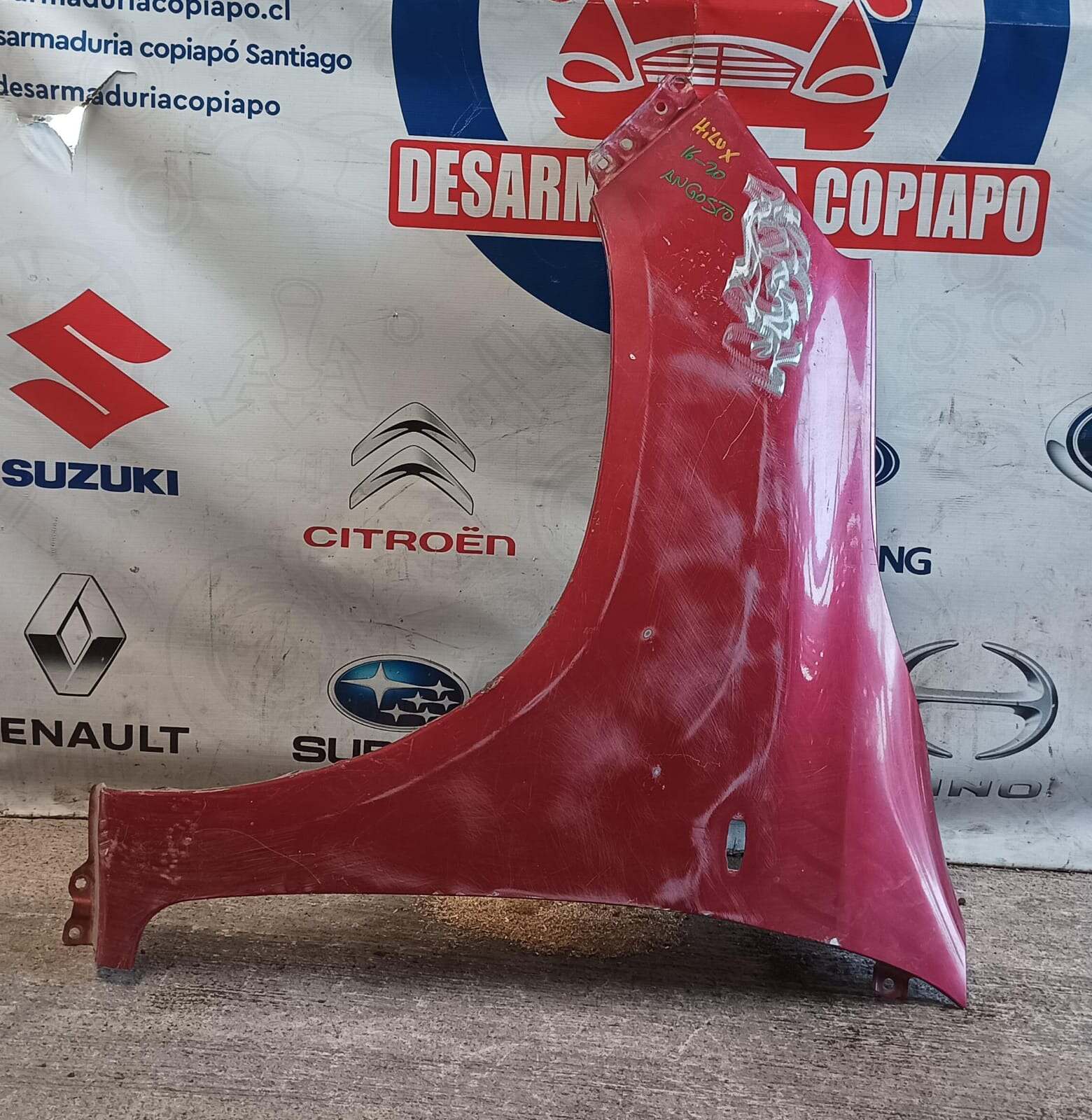 Tapabarro izquierdo toyota hilux 2016 2017 2018 2019 2020