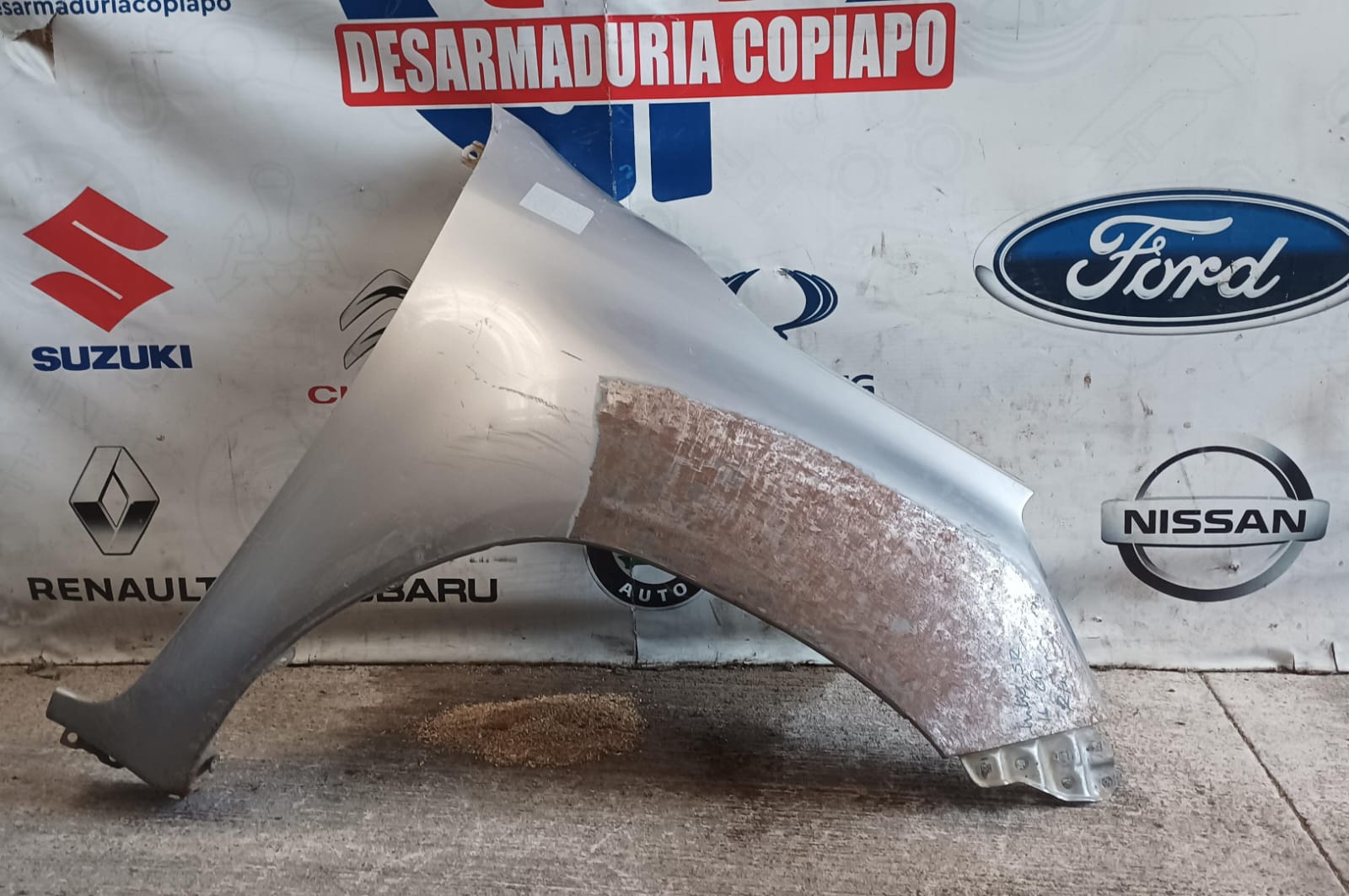 Tapabarro derecho toyota hilux 2016 2017 2018 2019 2020