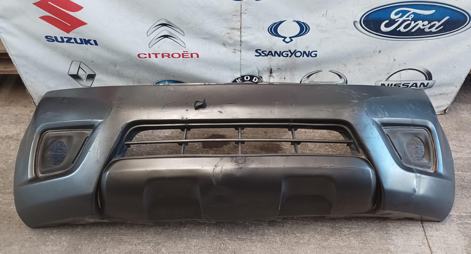 Parachoque delantero nissan np300 2016 2017 2018 2019 2020