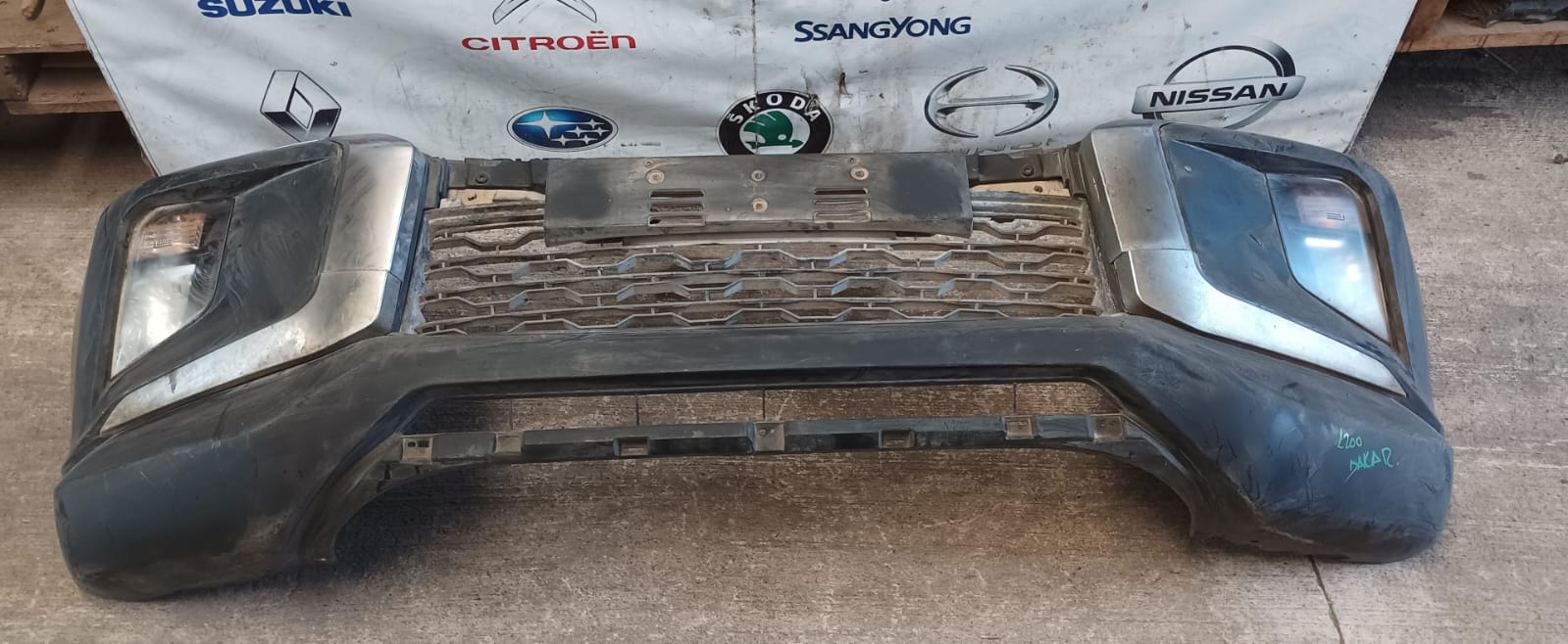 Parachoque delantero mitsubishi l200 2020 2021 2022 2023