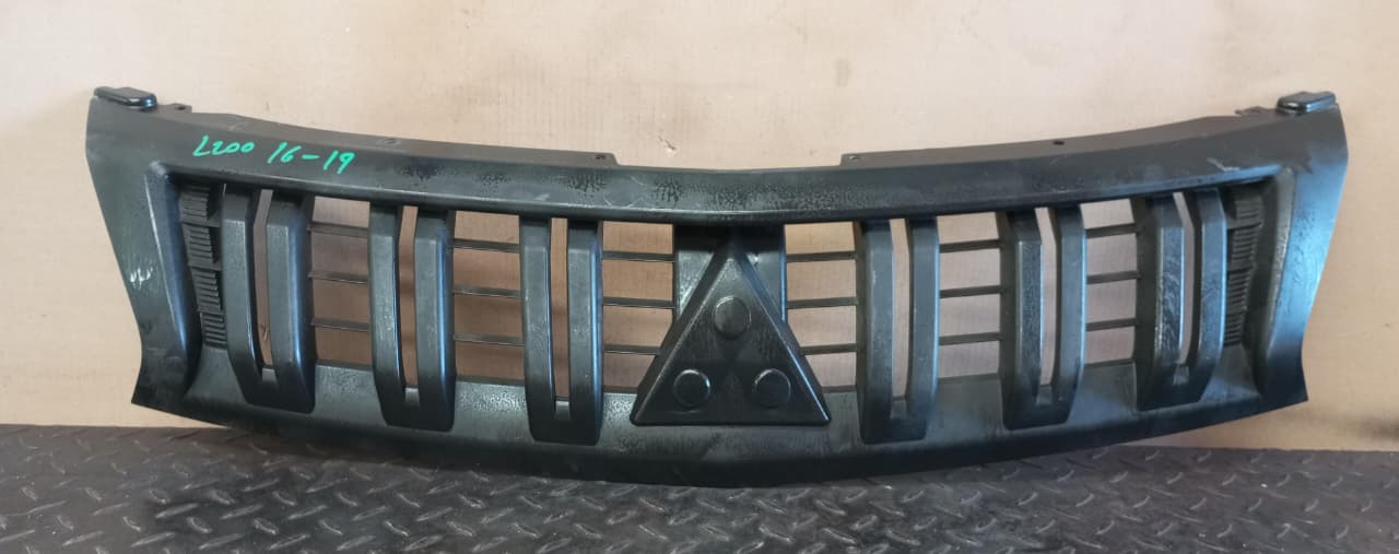 Mascara mitsubishi l200 2016 2017 2018 2019