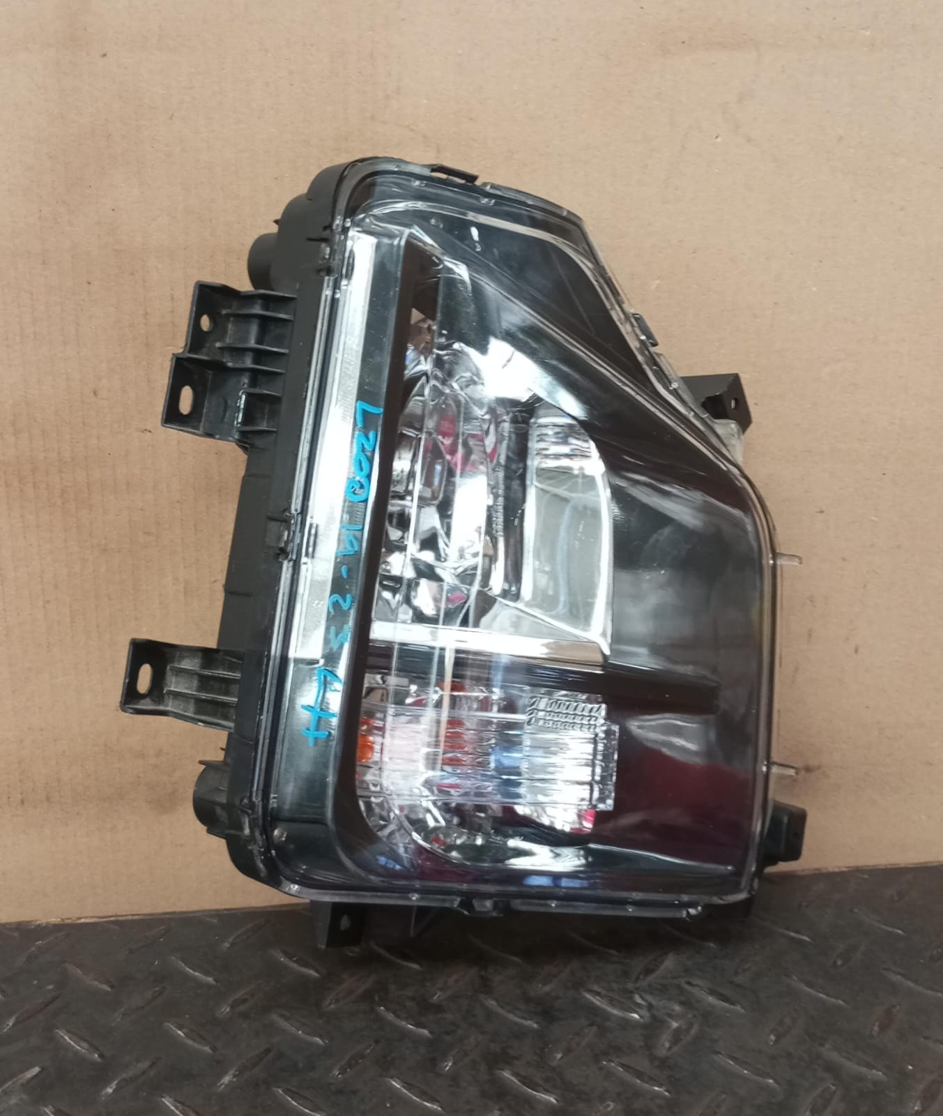 Neblinero izquierdo mitsubishi l200 2020 2021 2022 2023