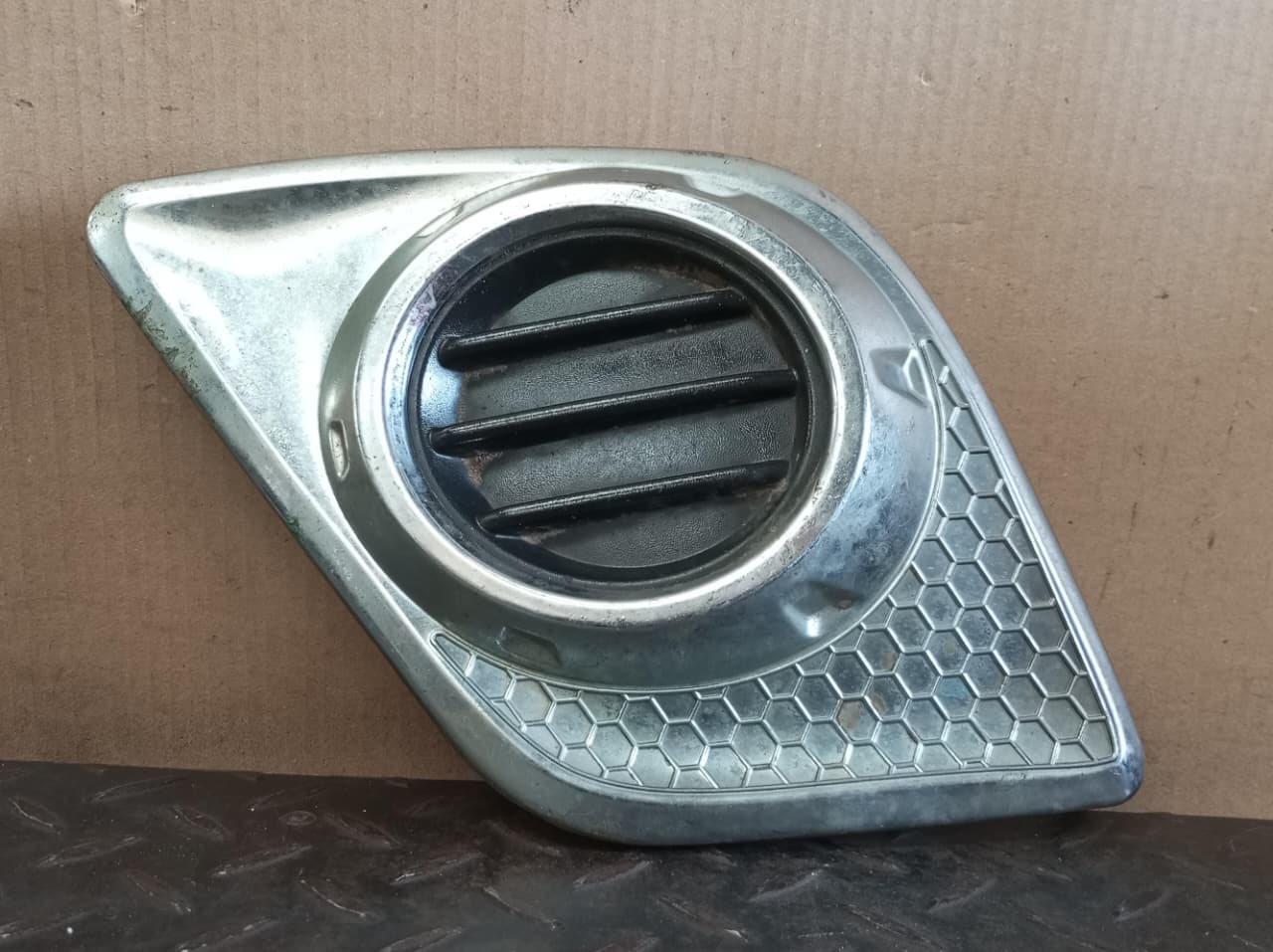 Tapa de neblinero izquierdo toyota hilux 2016 2017 2018 2019 2020 2021 2022