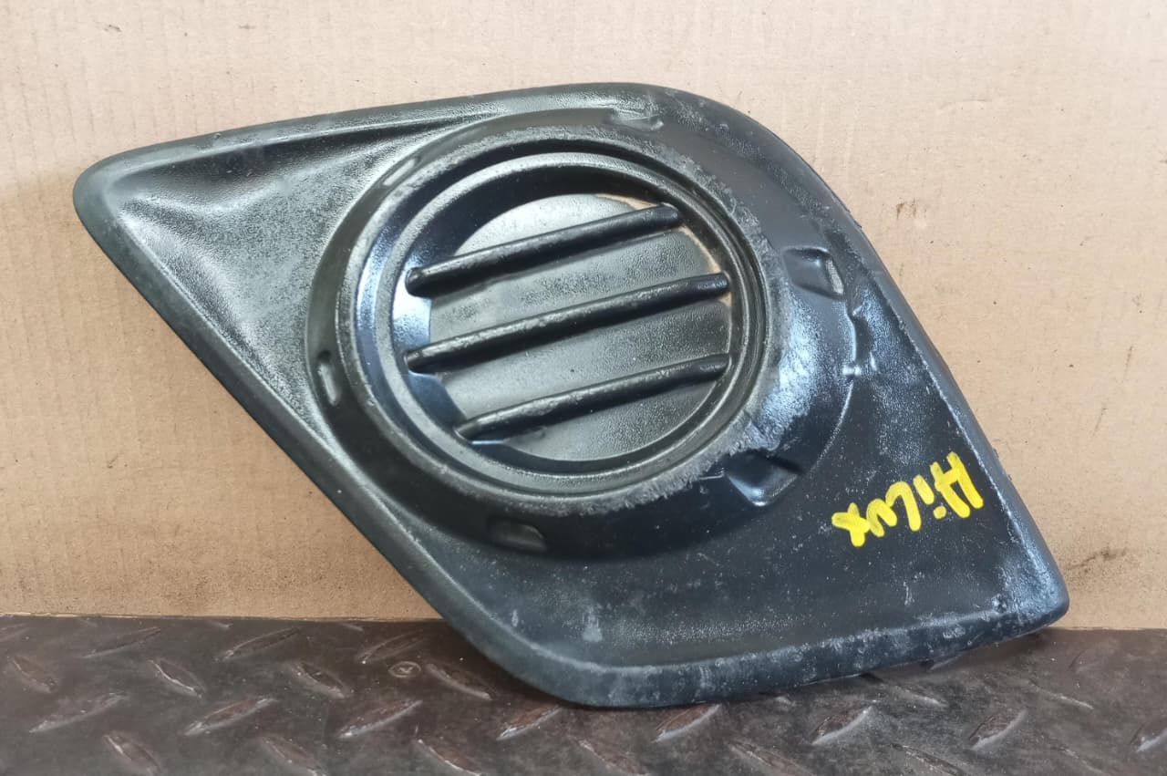 Tapa de neblinero izquierdo toyota hilux 2016 2017 2018 2019 2020 2021 2022