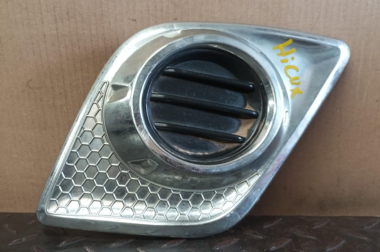 Tapa de neblinero derecho toyota hilux 2016 2017 2018 2019 2020 2021 2022