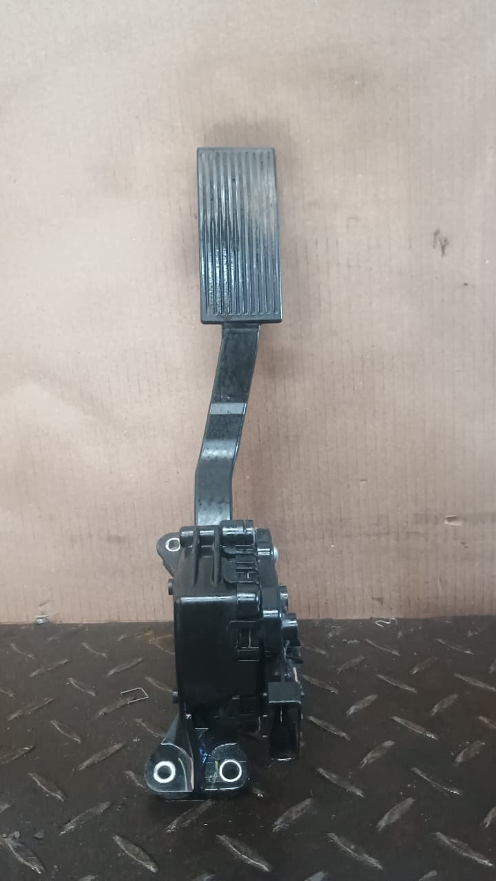 Pedal de aceleracion nissan navara
