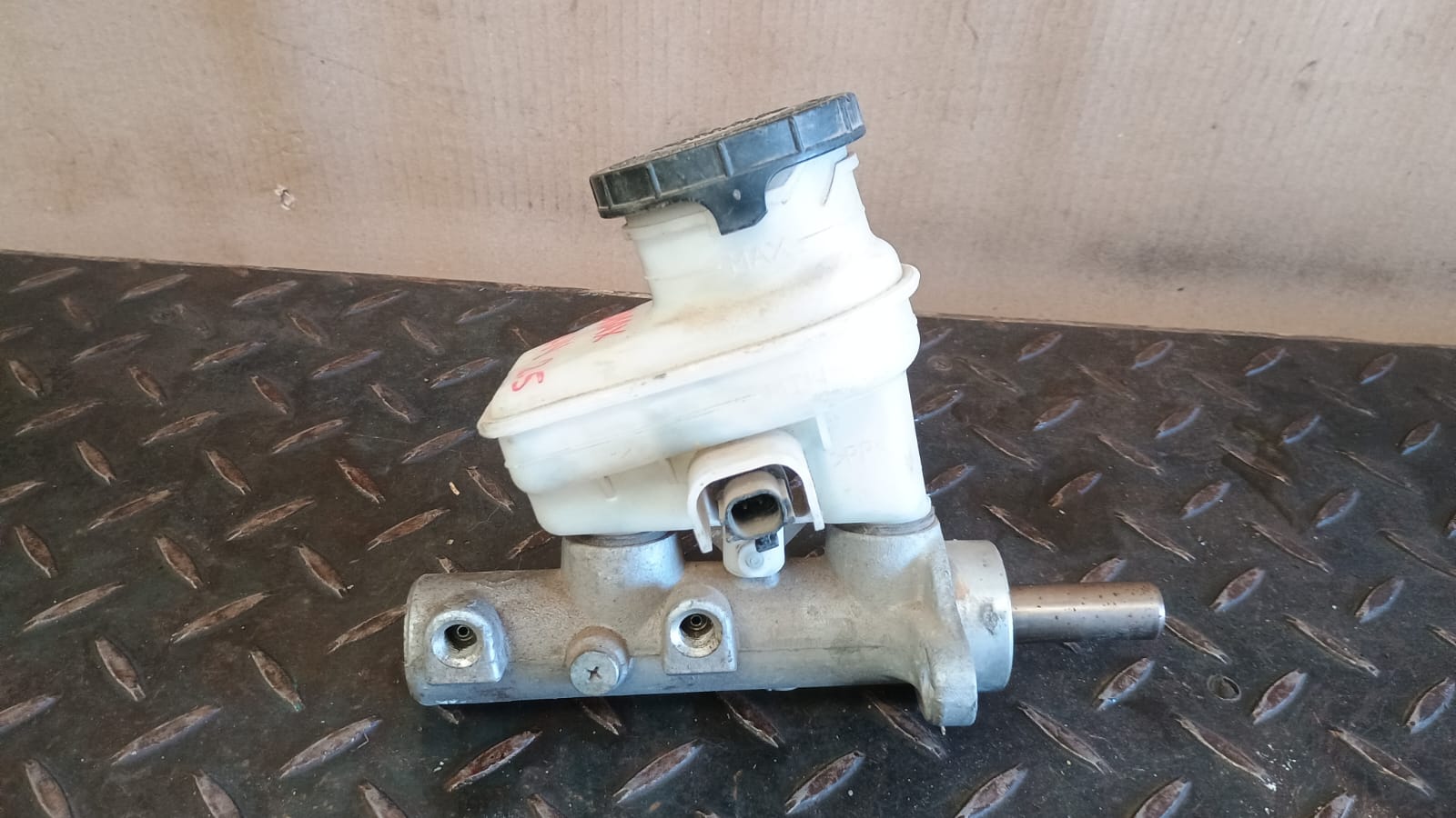Bomba de freno chevrolet dmax 2011 2012 2013 2014