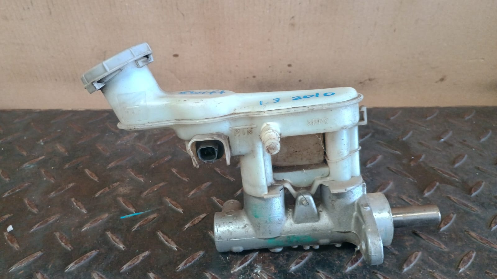 Bomba de freno suzuki swift