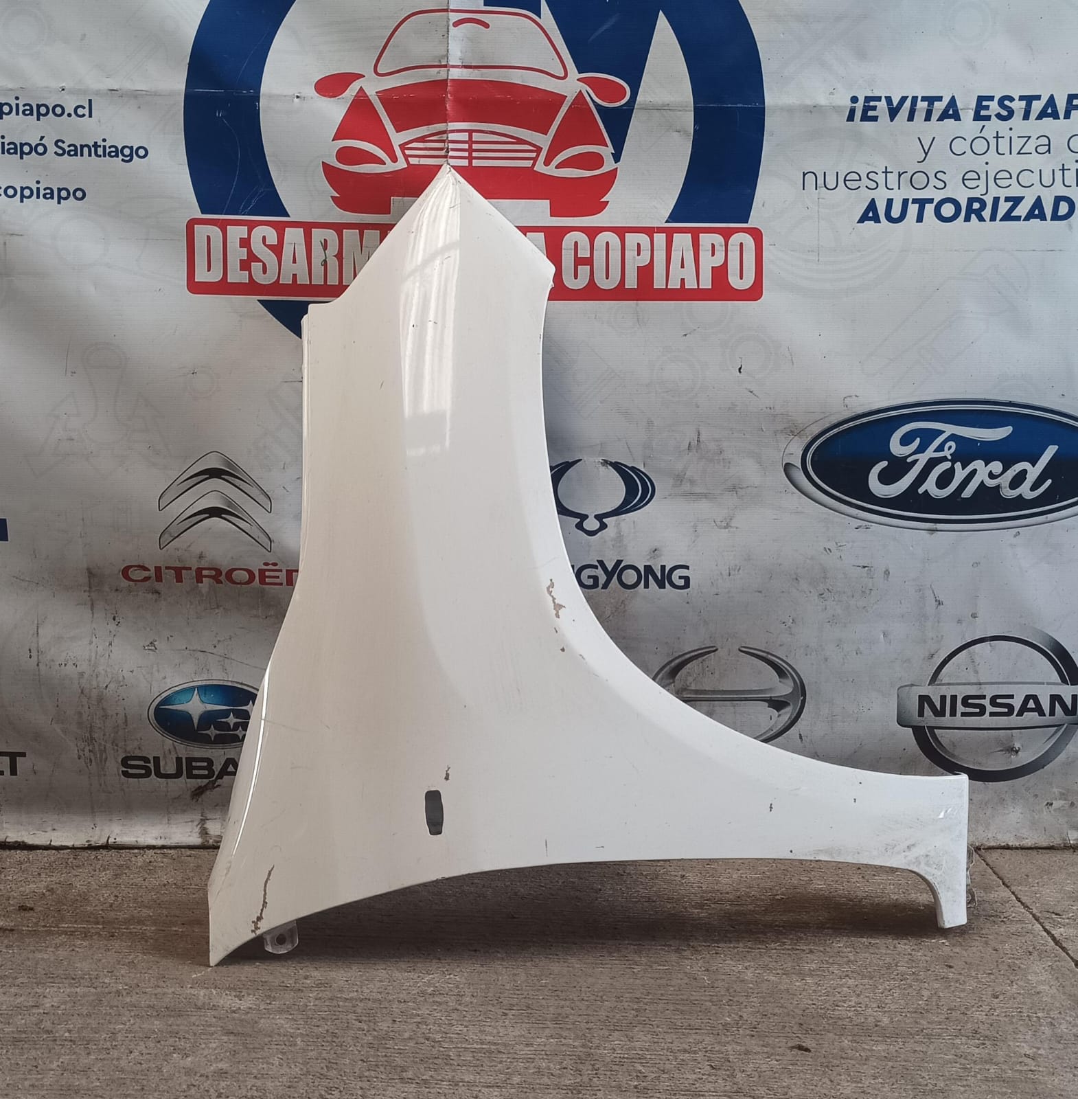 Tapabarro derecho toyota hilux 2016 2017 2018 2019 2020 2021 2022 2023