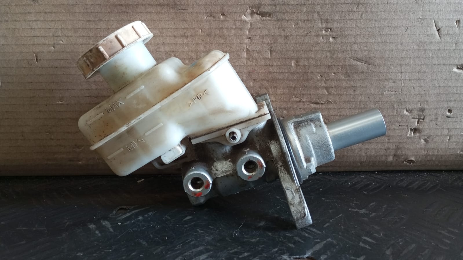 Bomba de freno mitsubishi l200 2016 2017 2018