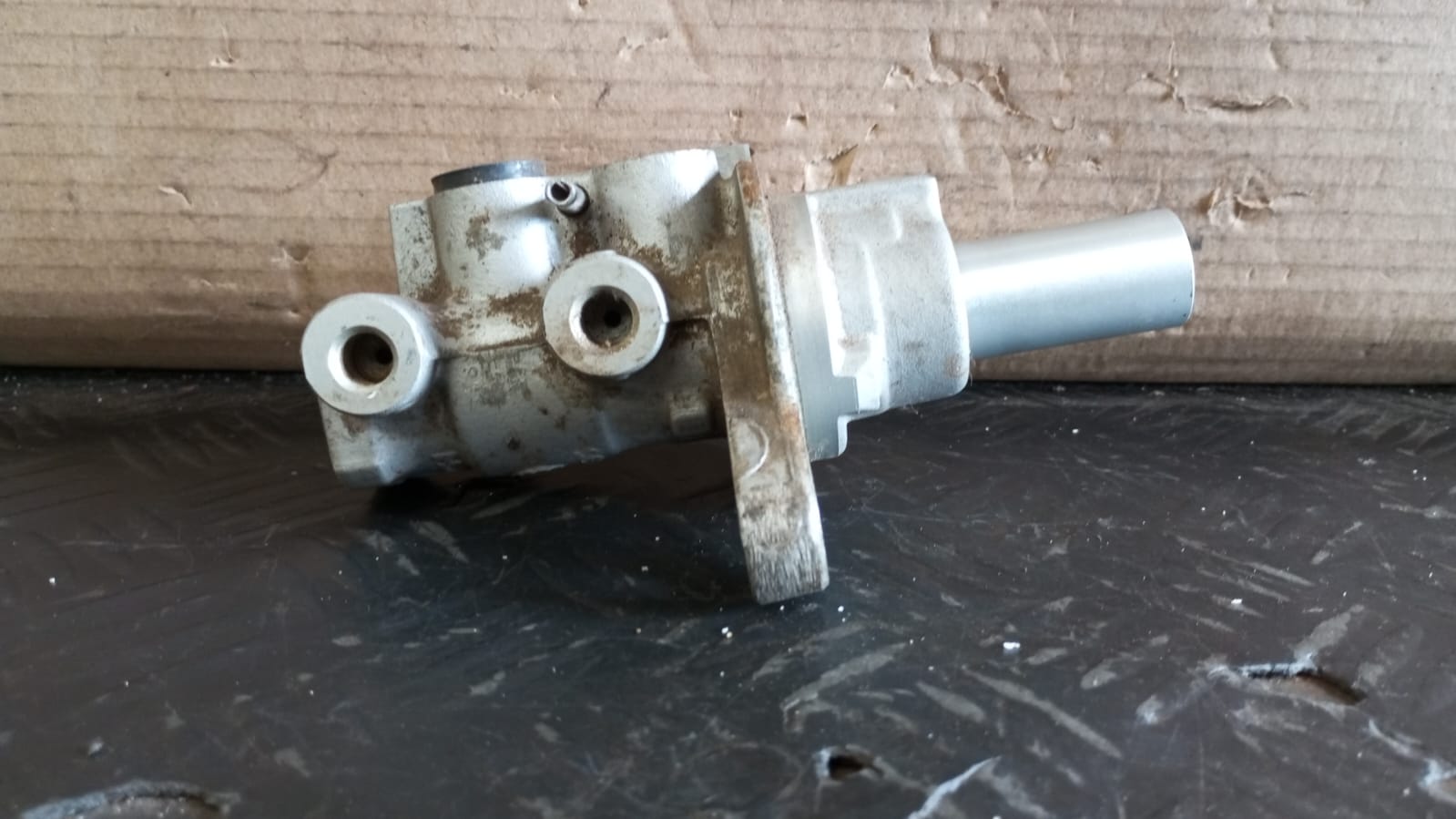 Bomba de freno mitsubishi l200 2016 2017 2018 2019