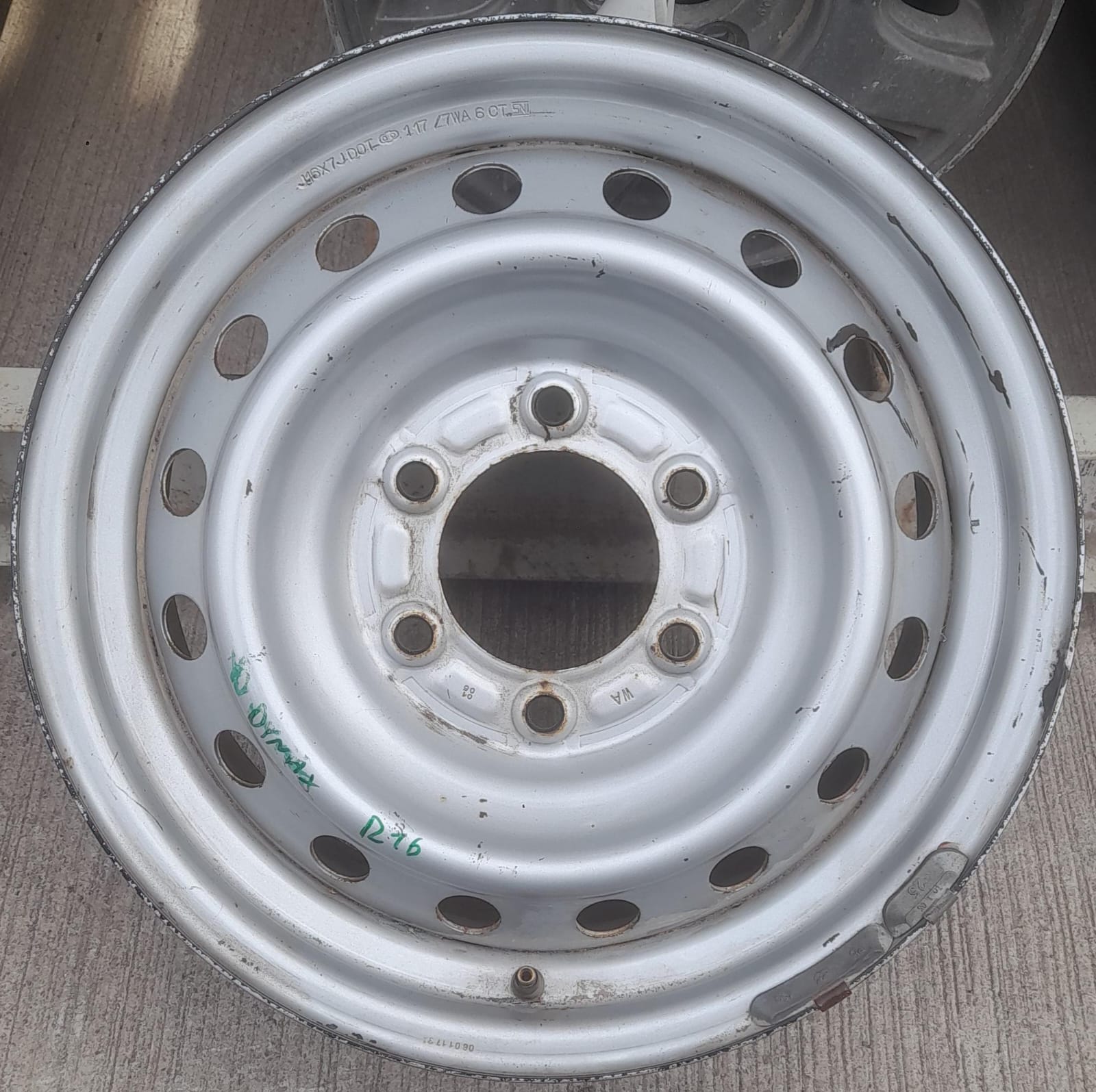 Juego de llantas sin neumaticos chevrolet dmax