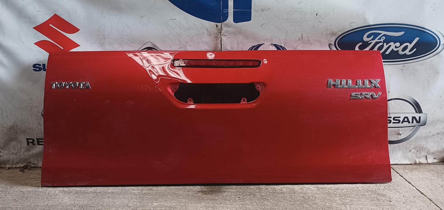 Tapa maleta / portalon toyota hilux 2016 2017 2018 2019 2020 2021 2022 2023 2024