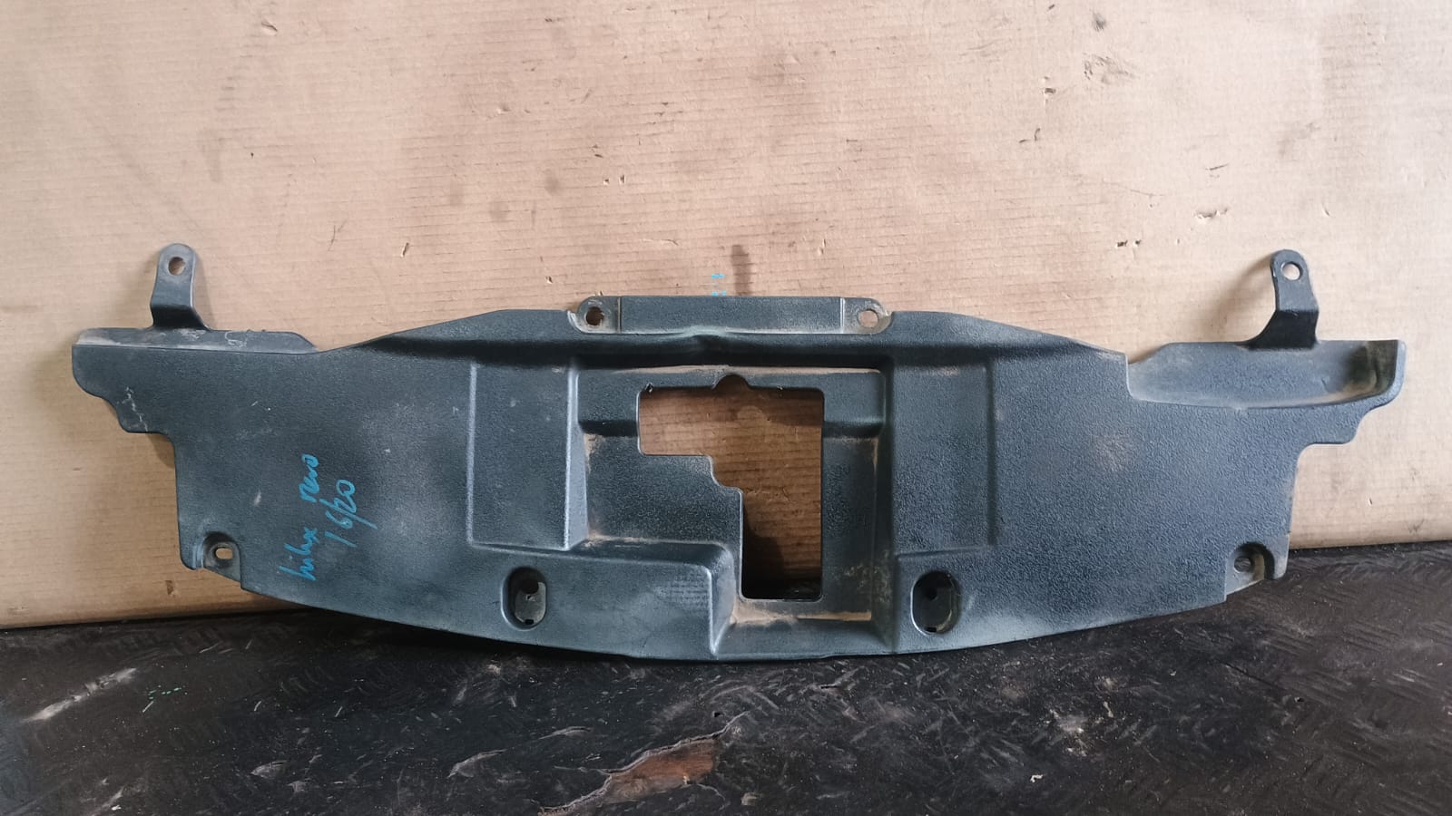 Cubre frontal delantero superior (cubre chapa) toyota hilux 2016 2017 2018 2019 2020
