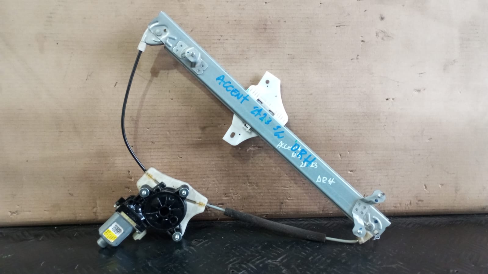 Cremallera alzavidrio delantera derecha hyundai accent 2021 2022 2023