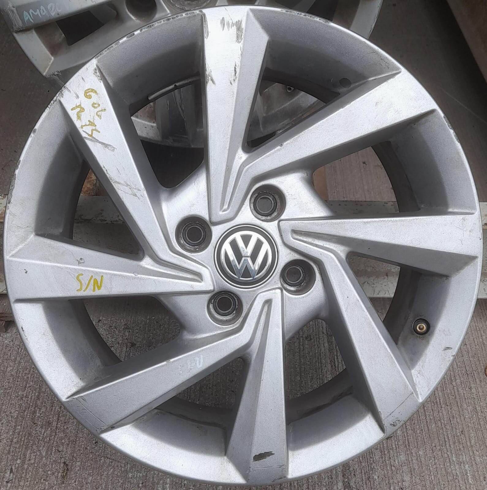 Llanta de aluminio volkswagen gol