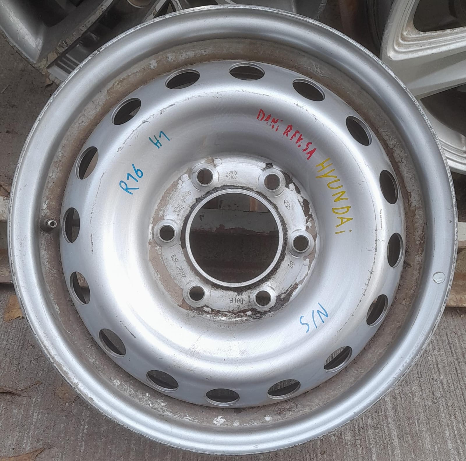 Llanta de fierro hyundai h1