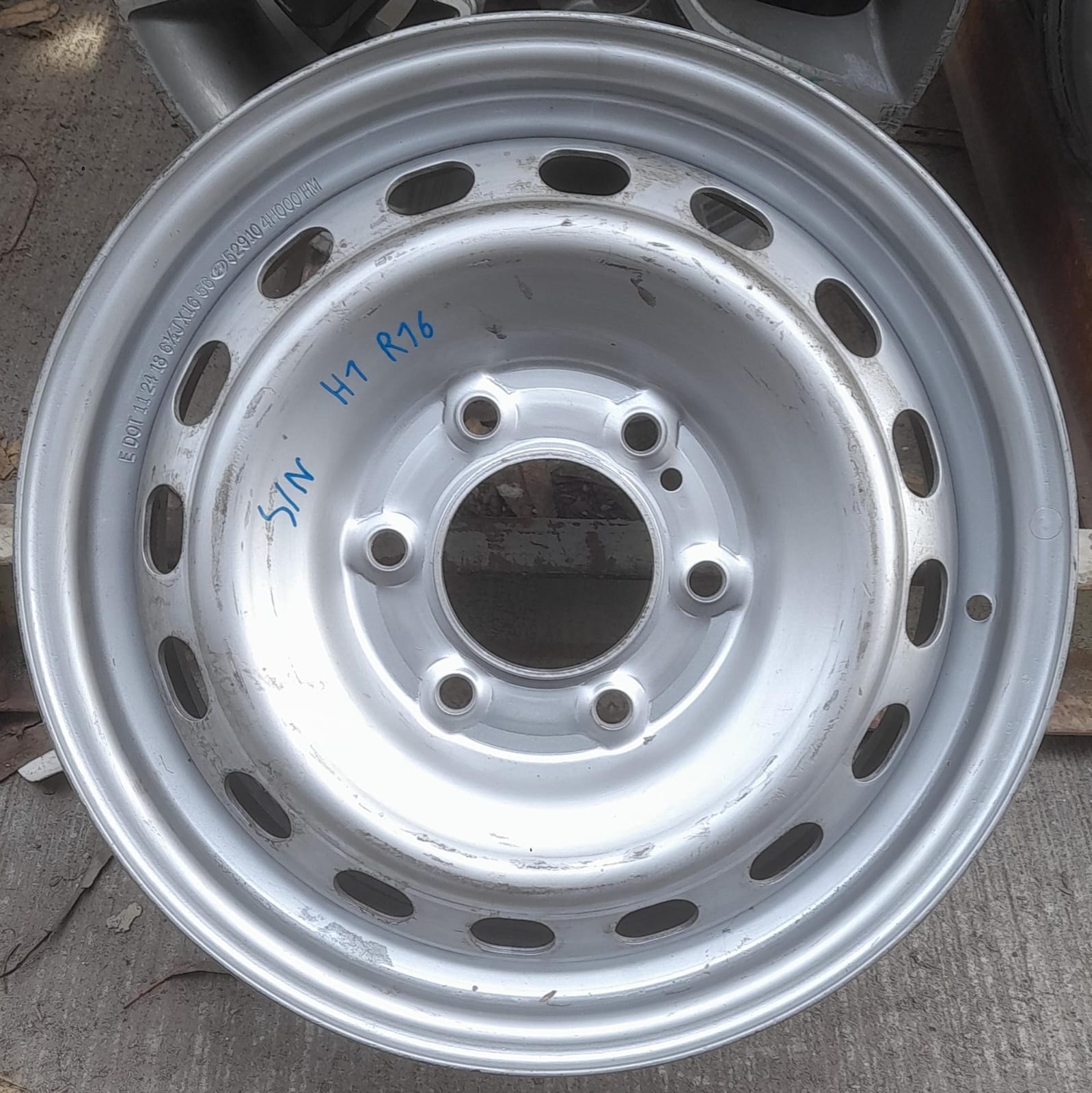 Llanta de fierro hyundai h1