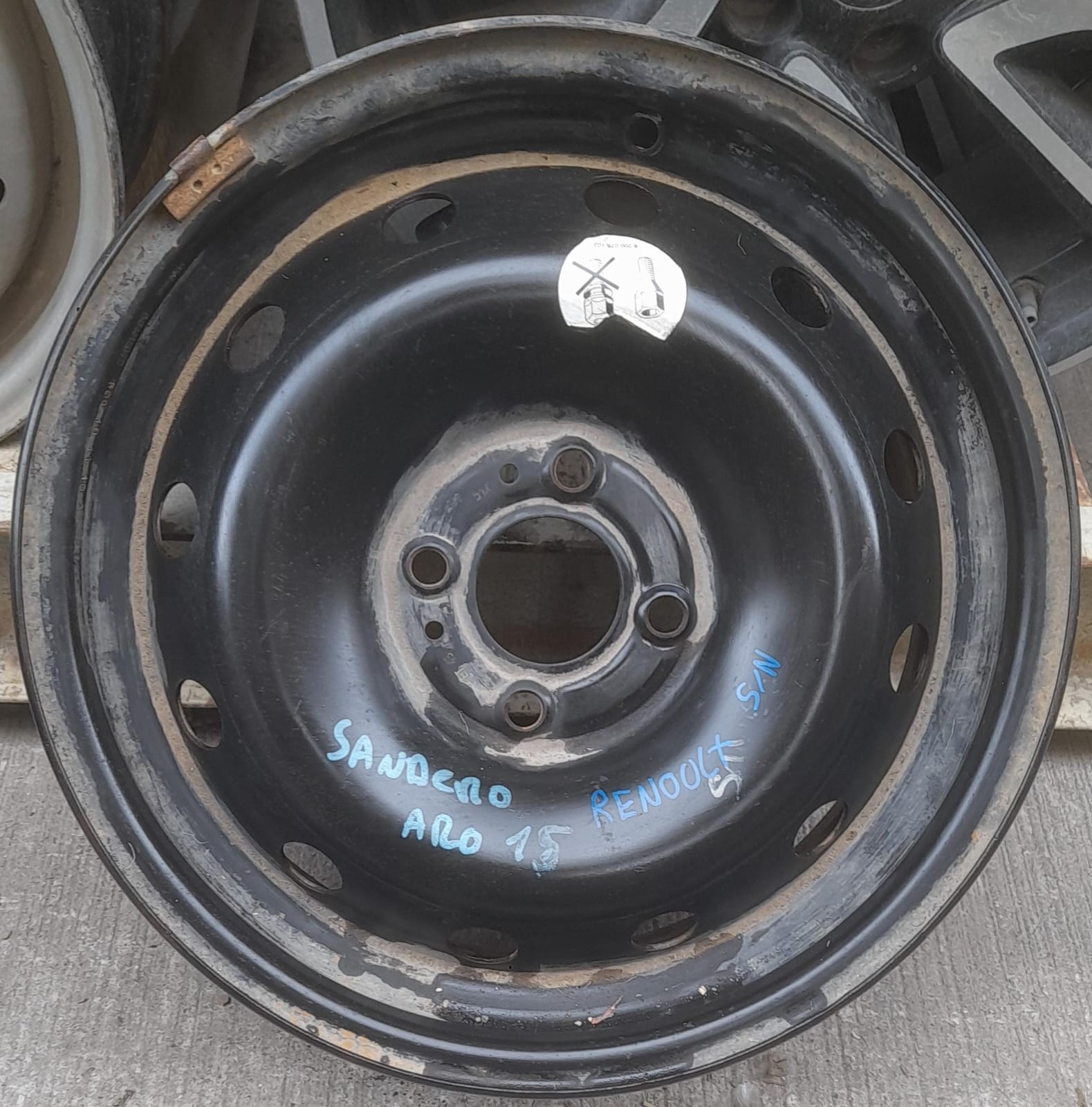 Llanta de fierro renault sandero