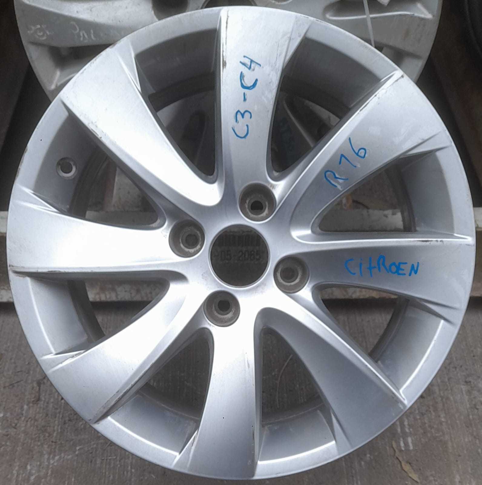 Llanta de aluminio citroen c3