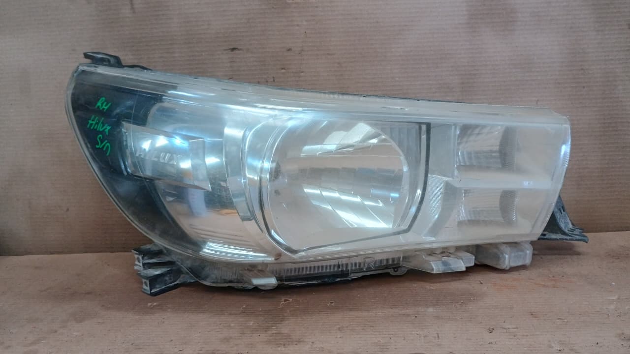 Optico derecho toyota hilux 2016 2017 2018 2019 2020