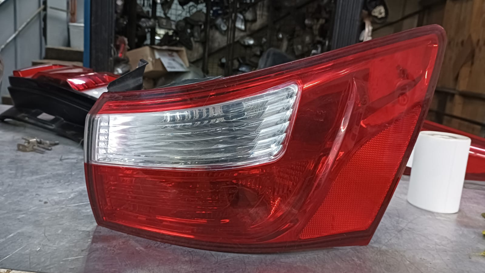 Foco trasero derecho kia rio 4 2012 2013 2014 2015