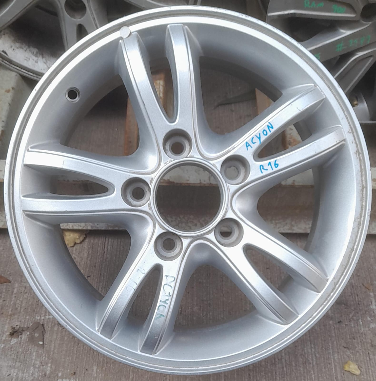 Juego de llantas sin neumaticos ssangyong actyon